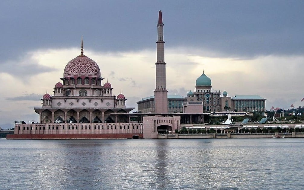 Putrajaya_Mosque_in_Malaysia