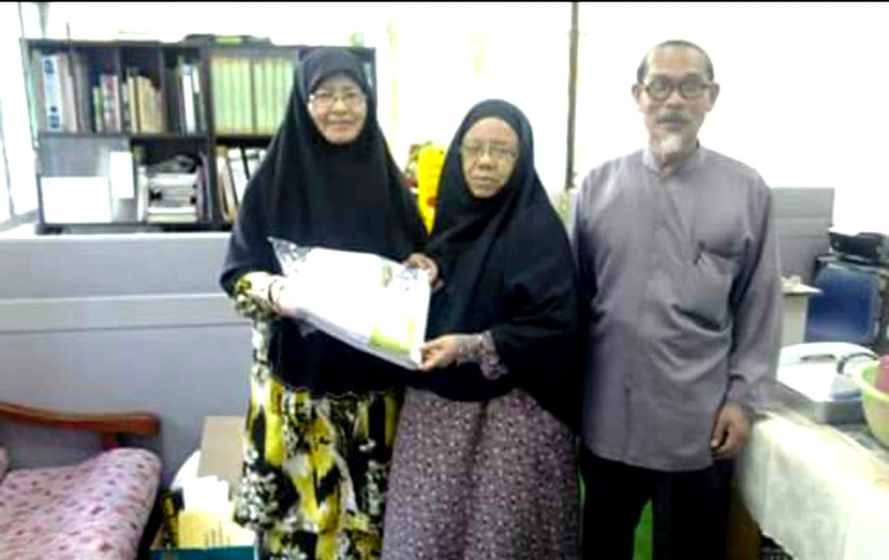 Muslimat Tepoh Bersih Masjid, Sumbang Telekung