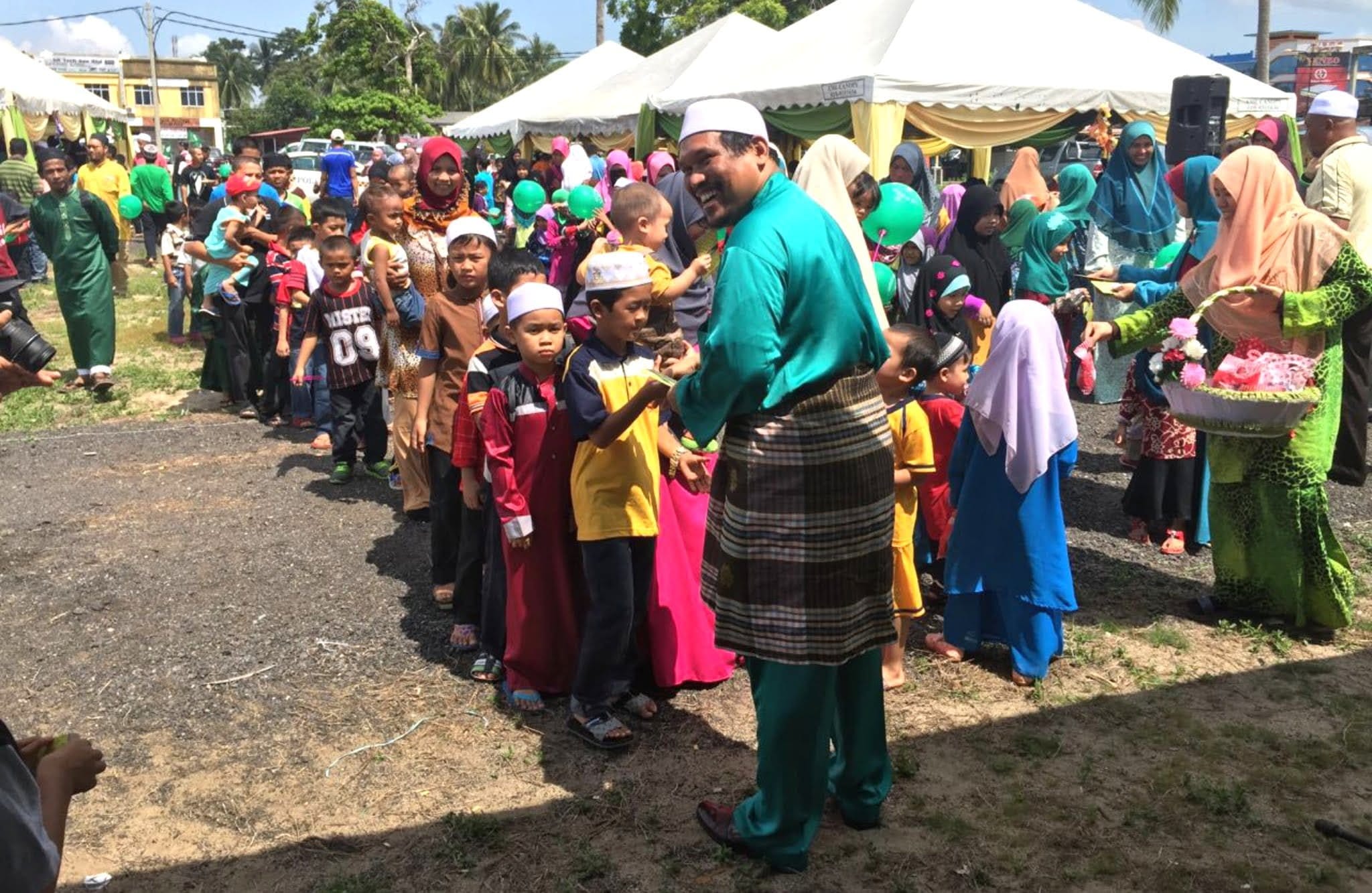 Rumah Terbuka ADUN Paka Meriah