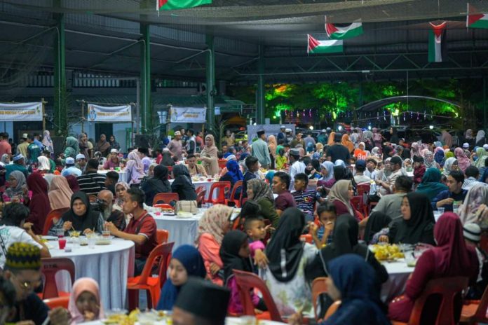 140424-65fac7facc5f2661ffb8810c2904e104