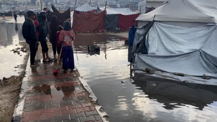 16x9-gaza-flooding-00-01-07-13-still002