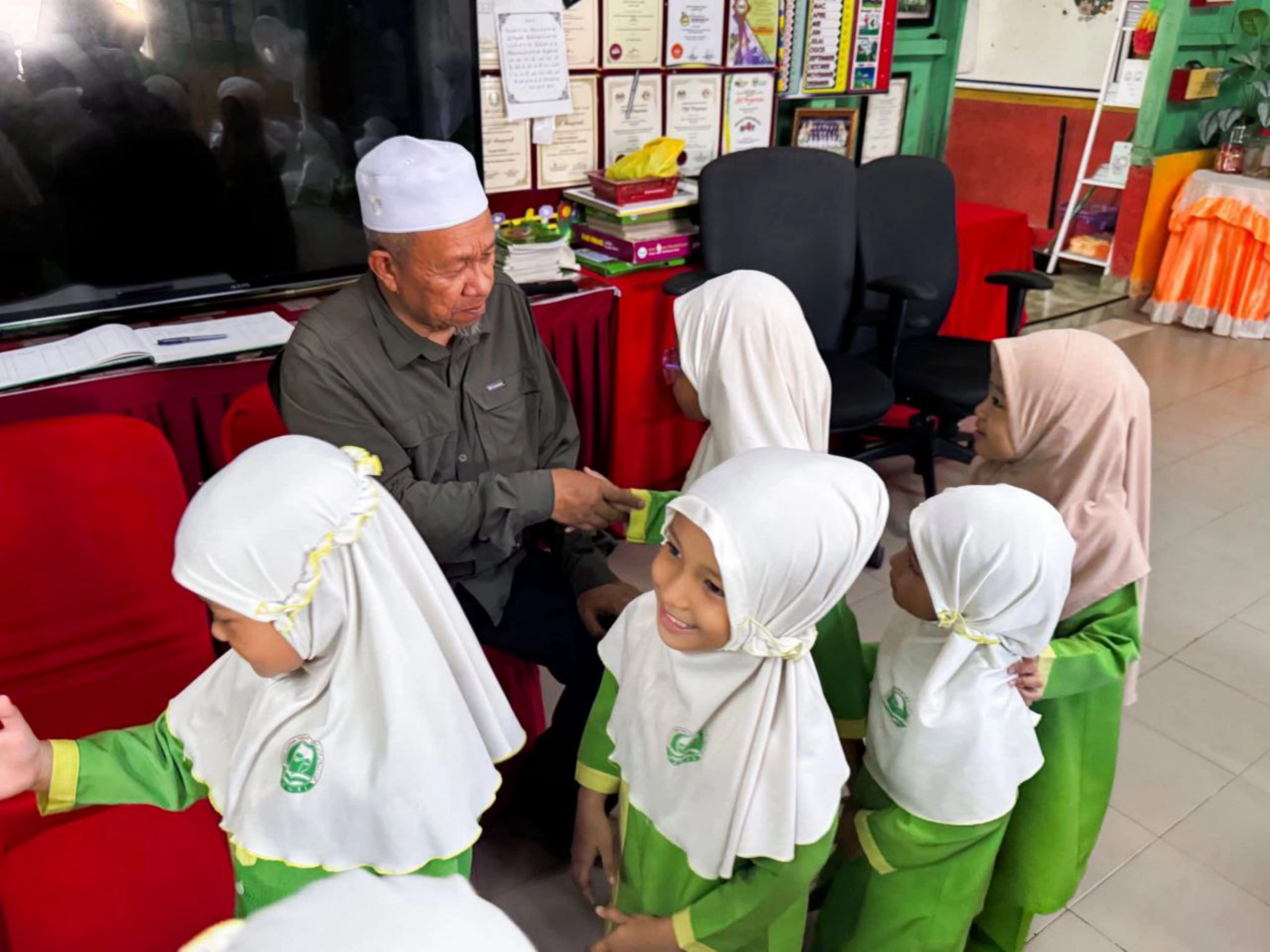 Kebajikan Dan Penghargaan Buat Warga Pendidik