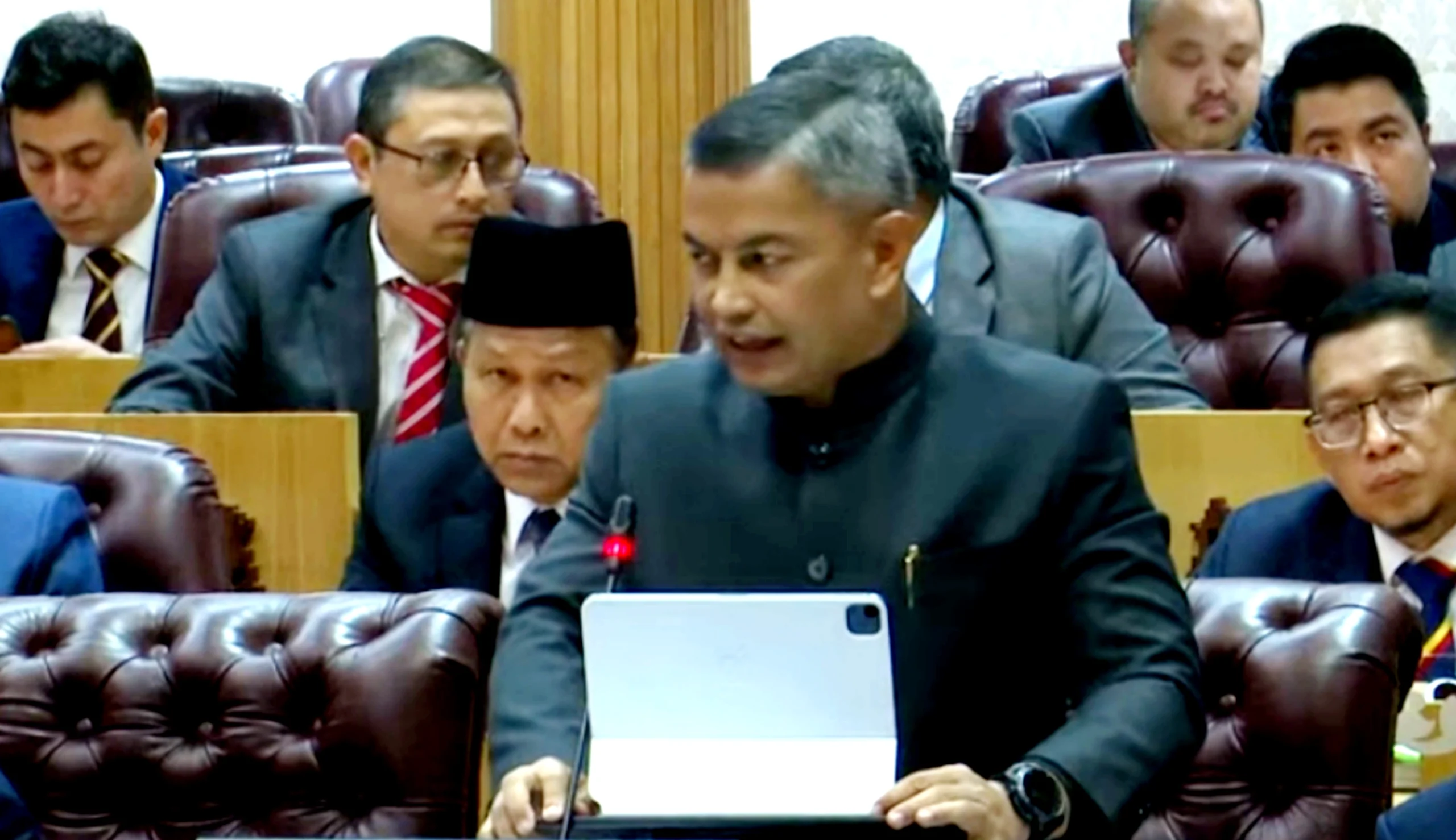 Pasukan Khas Teliti Isu Tanah FELCRA