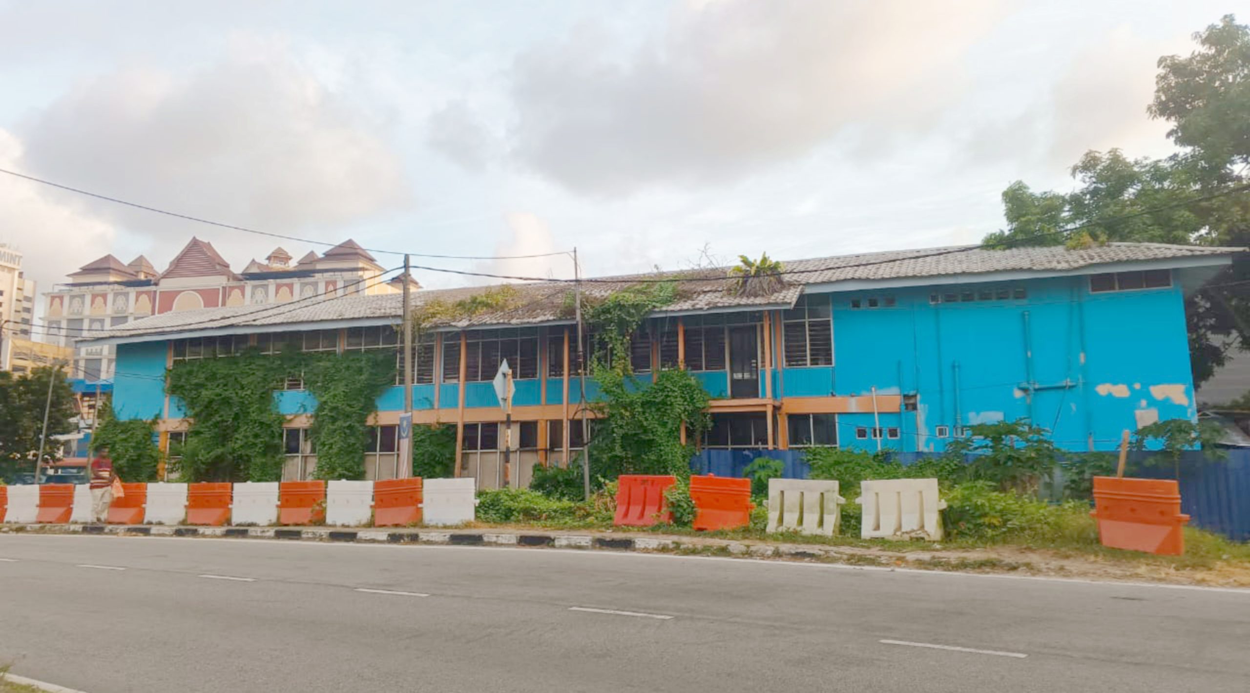 Bangunan Uzur di Jalan Engku Sar Cacatkan Pemandangan Bandar