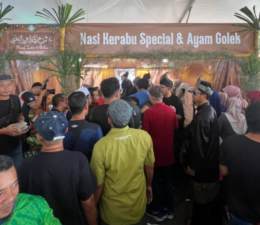 Aroma Semerbak Ayam Golek, Mewangi Nasi Kerabu Bunga Telang