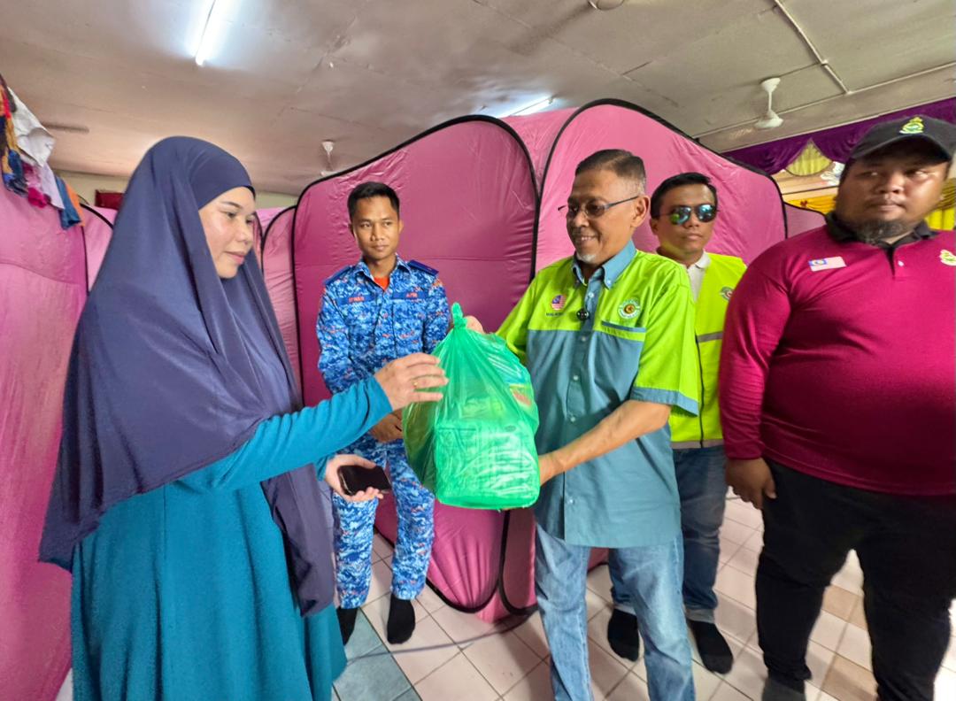 PAS Terengganu Hulur Sumbangan Kepada Mangsa Kebakaran Di Kampung Bahagia