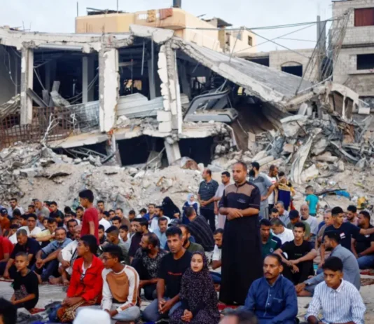 Penduduk Gaza Solat Sunat Aidiladha Di antara Runtuhan