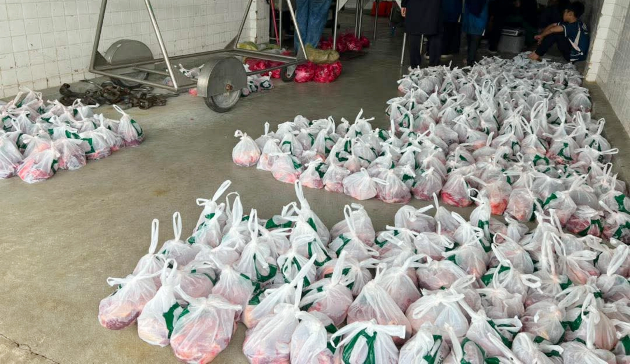 2,000 Bungkus Daging Korban Diagih Kepada Asnaf di DUN Cukai