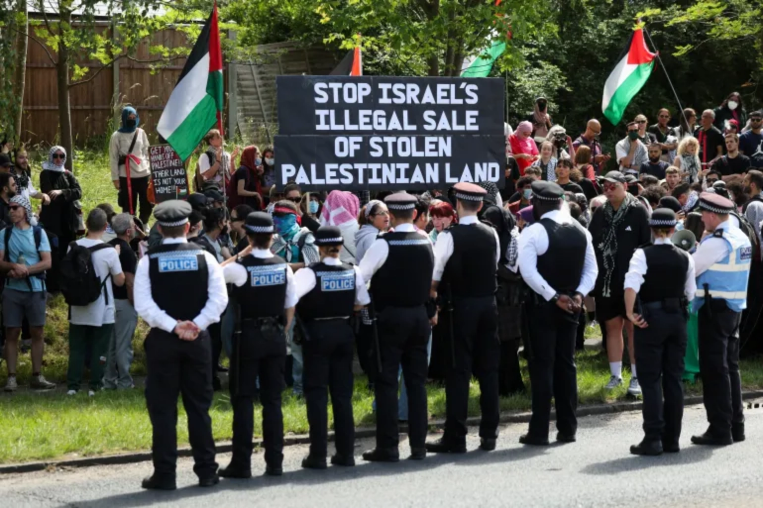 Penunjuk Perasaan London Kecam Penjualan Tanah Penempatan Haram Israel