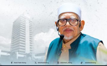 Politik Kewajipan Daripada Allah, Bukan Lokanan Atau Permainan