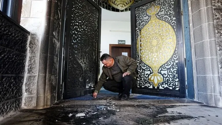US Muslim group documents 183% increase in mosque incidents over same period last year