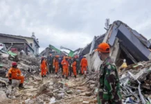 Gempa M7.7 Goncang Flores, Sekurang-kurangnya 20 Maut