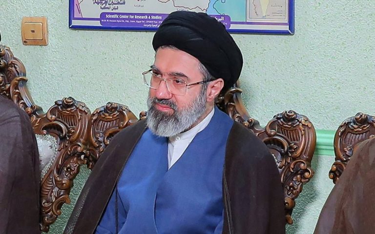 Khamenei Seru Dunia Islam Hadapi “Musuh Sebenar”