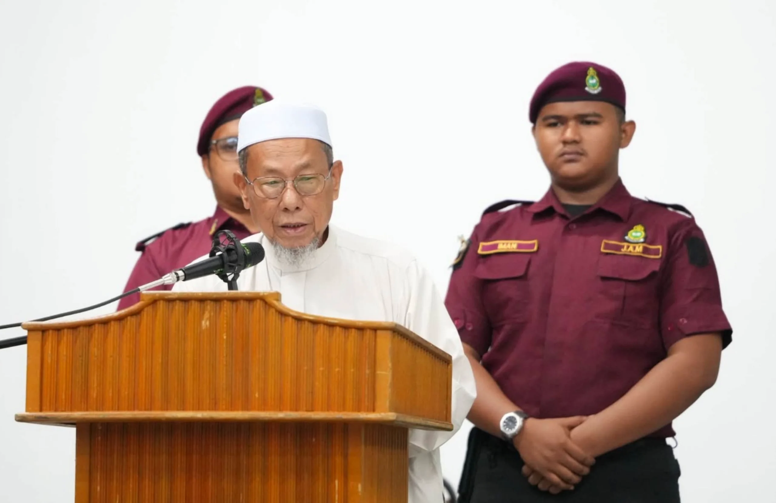 Jangan Leka Dan Merasa Selesa